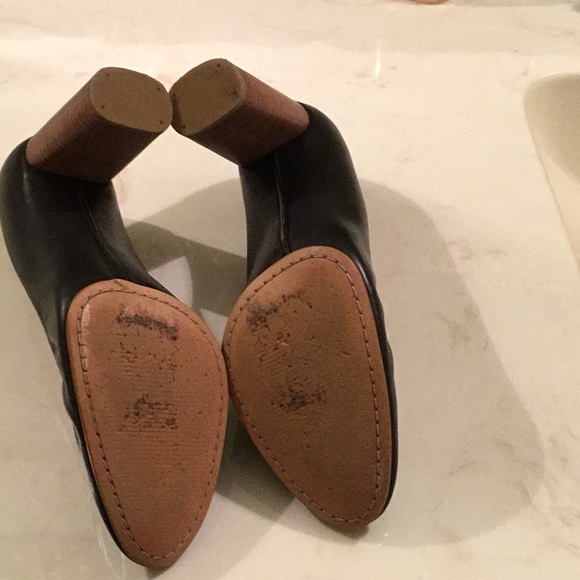 Clark’s size 9.5 in Black. Soft as Butter - Picture 5 of 8